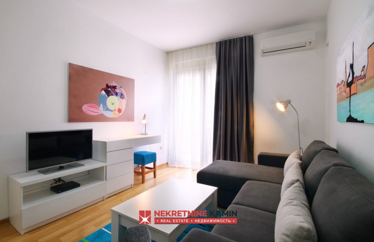 Izdaje se dvosoban stan 46m2 kod hotela Avala, Budva